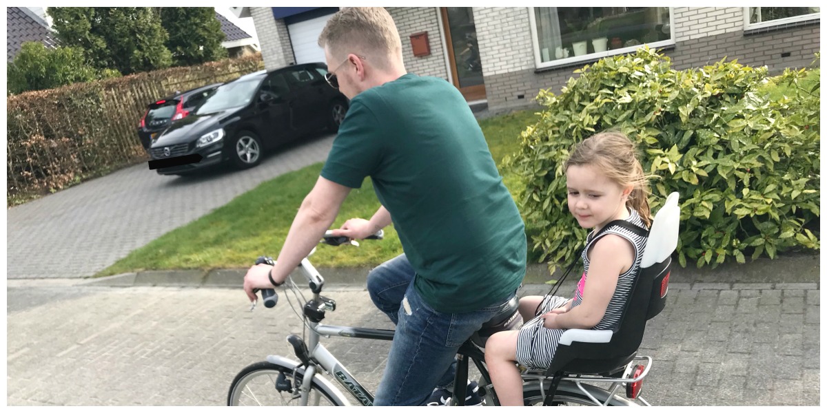 Tweede Paasdag, eerste keer op de fiets en buiten eten