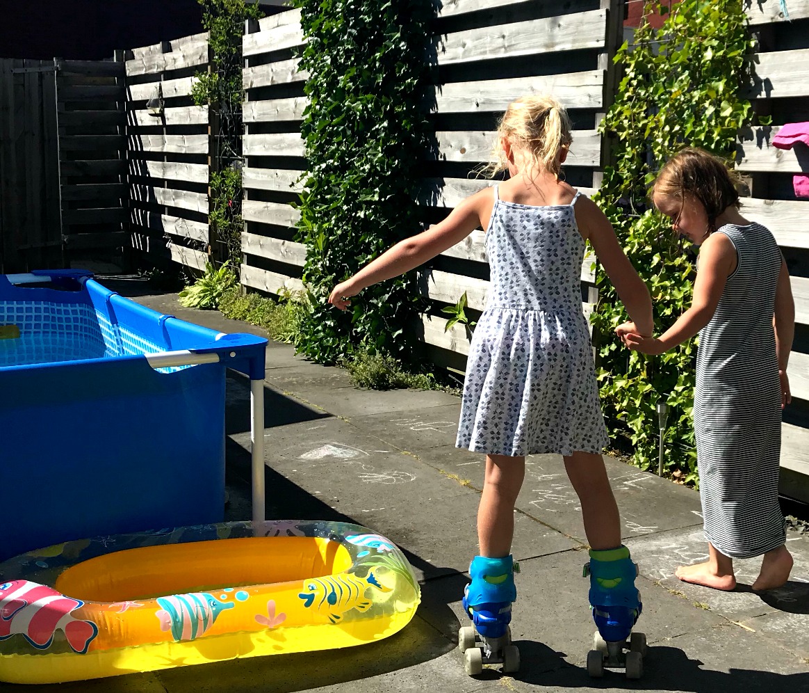 Nieuwe draagdoeken, lunchen met de jongens en veel spelen