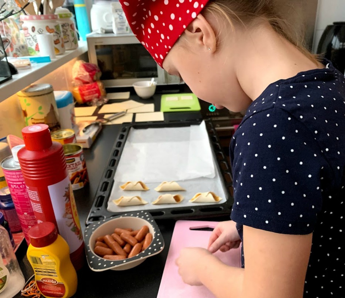 worstenbroodjes bakken met kinderen, kinderkerstfeest, kerstfeest op school, kerstdiner