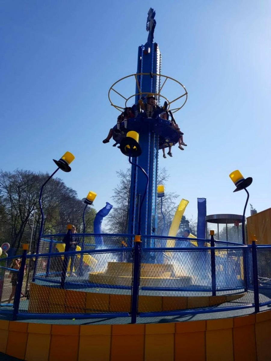 Opening nieuwe attractie in Kinderpretpark Julianatoren, De Hoge Hoed