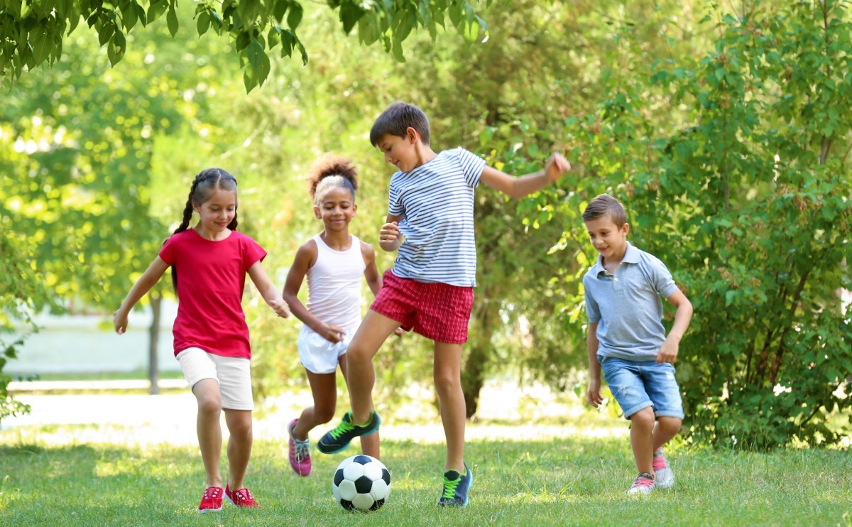 Wanneer buiten spelen met kinderen in de buurt, Buiten spelen met kinderen