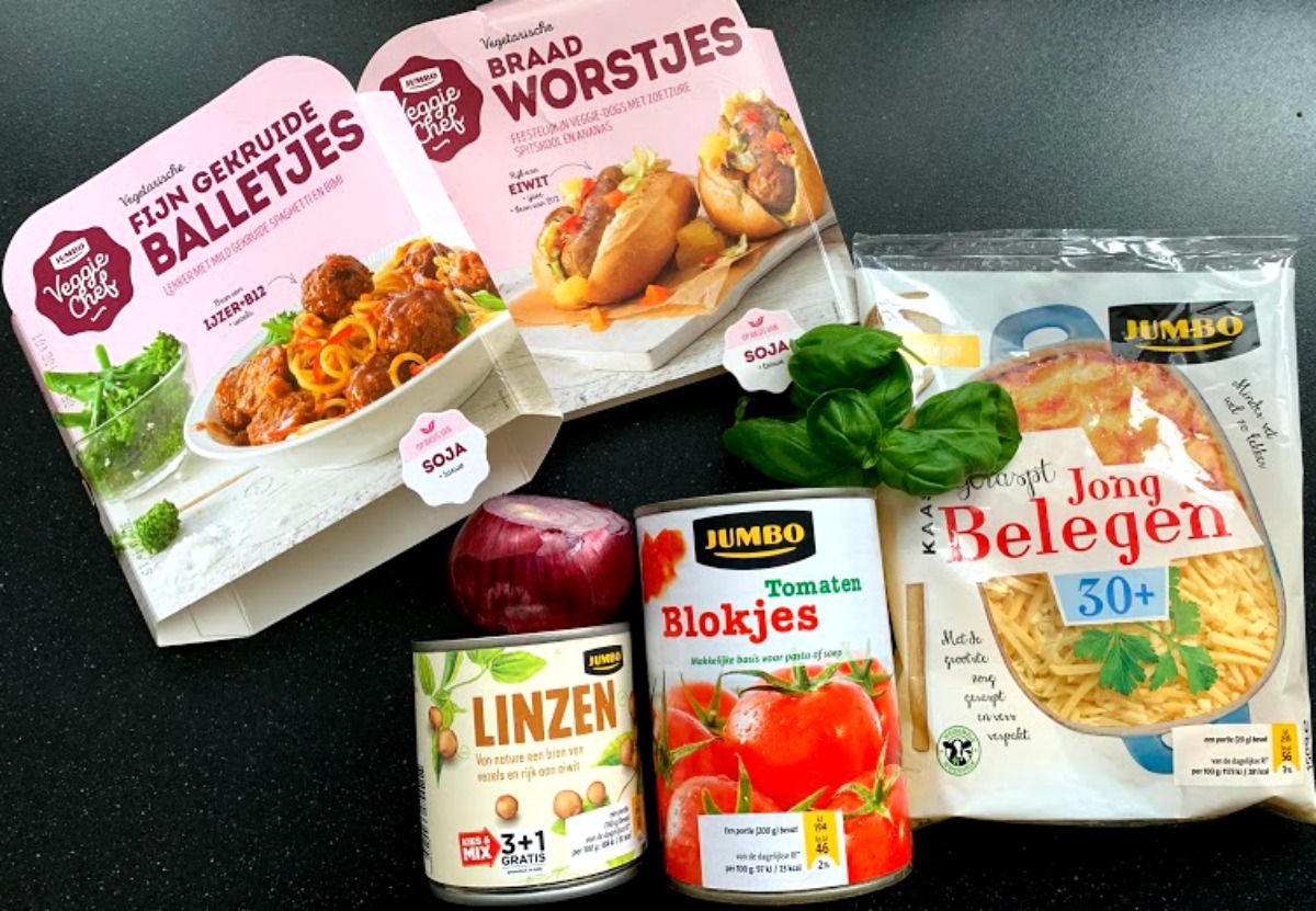 Vegetarische stoof met linzen, Vegetarische stoof met linzen, Bereiding Linzenstoof, stoofschotel met linzen, vegetarisch, vegetarische worstjes, Veggie Chef