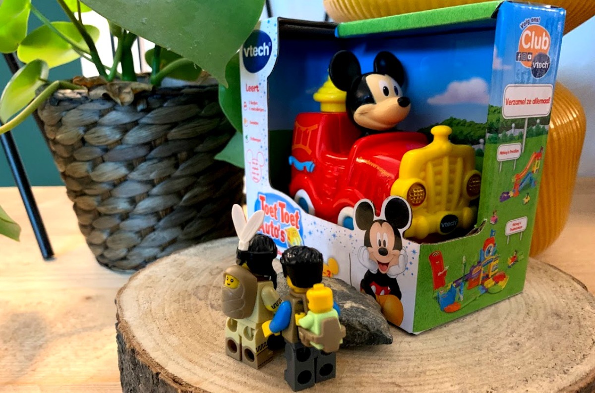 Disney Toet Toet Mickey Brandweerwagen - Mama mét een strikje