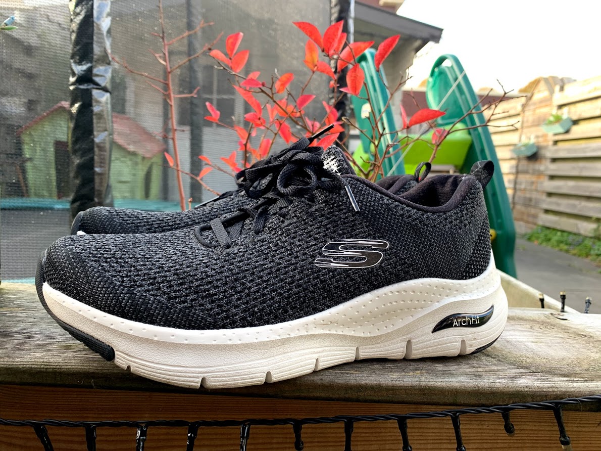 dictator ambitie Geleend Skechers Arch Fit • Review - Mama lifestyle mét een strikje