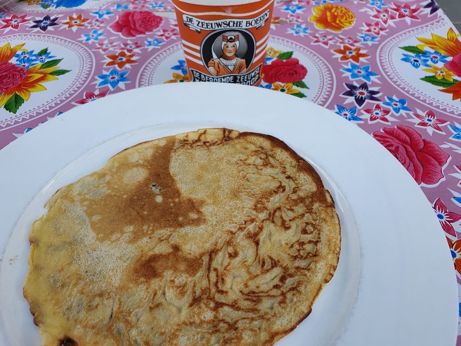 pannenkoeken aan tafel met marjon