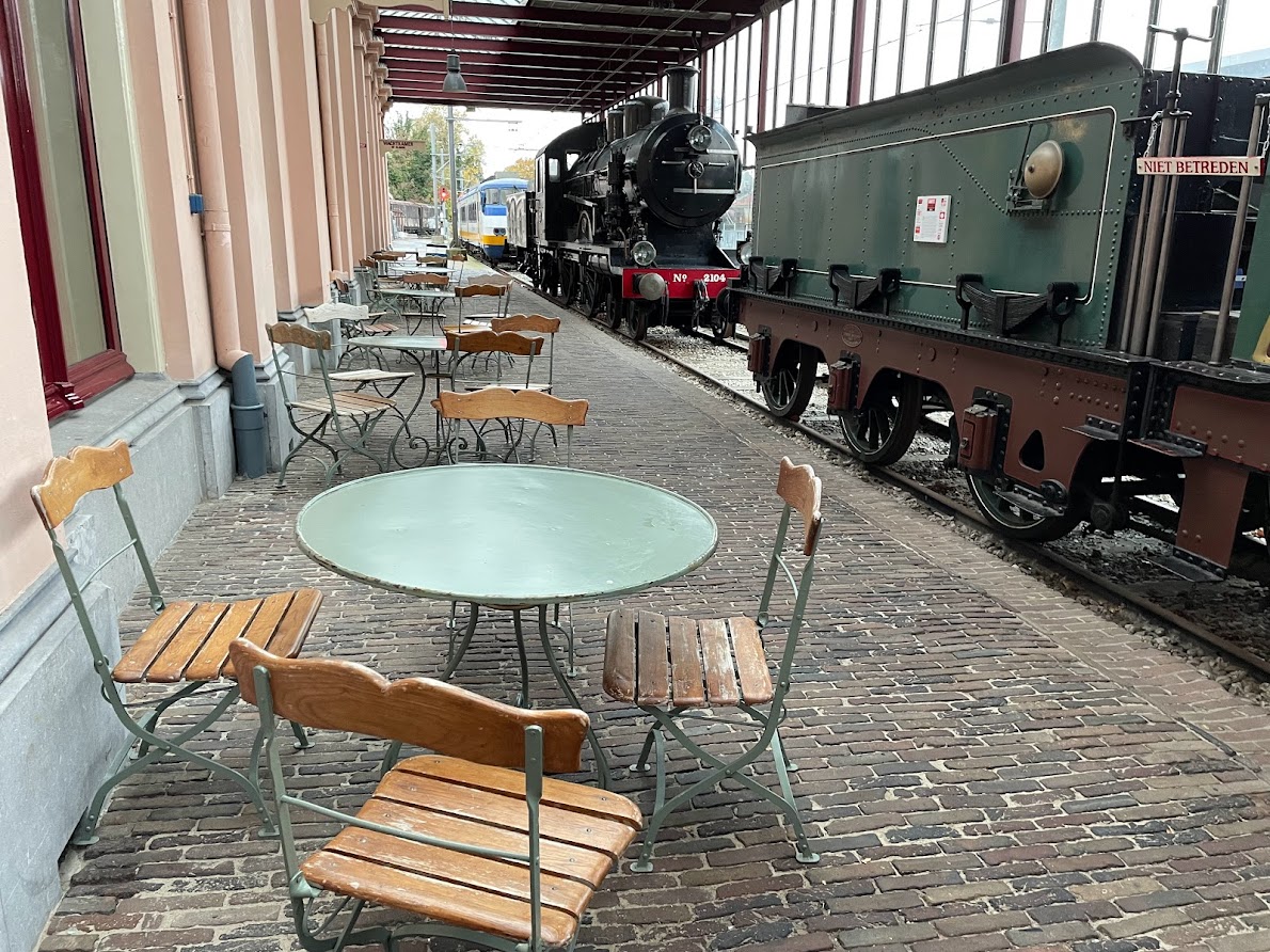 ouderwets perron spoorwegmuseum