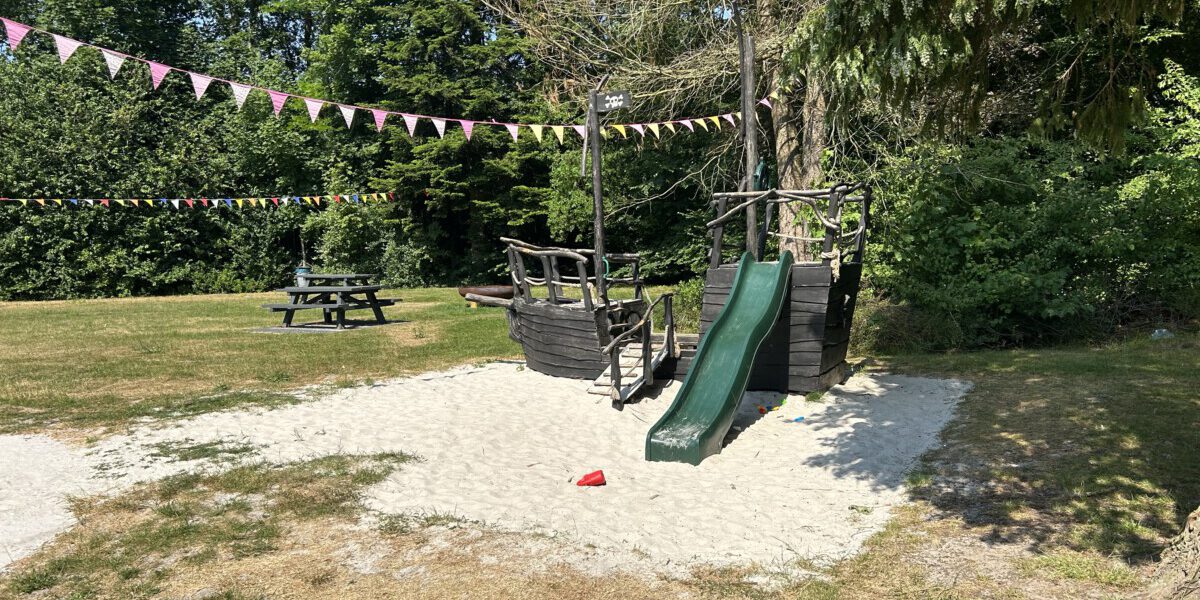 Kinderfeestje bij Spelerij Borgerswoldhoeve \ Kinderfeestje zes jaar spelerij borgerswold schip met glijbaan