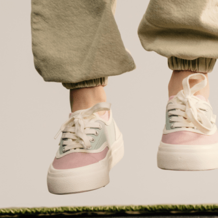 Sneakers stylen in het voorjaar