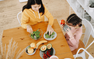 Obesitas bij kinderen hoe je dit als ouder op een liefdevolle manier helpt voorkomen