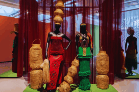 Bezoek museum cobra en ontdek de interactieve tentoonstelling wi sranan met surinaamse kunst, verhalen en activiteiten voor het hele gezin.